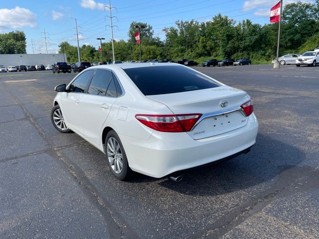 Used 2016 White Toyota XLE image 3
