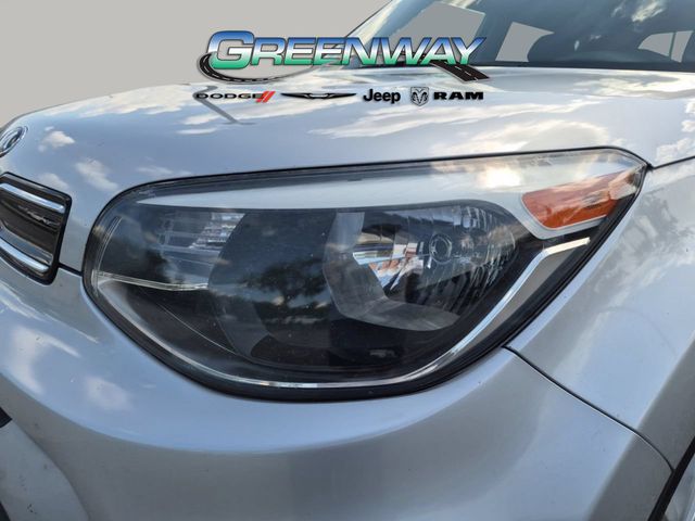 Used 2018 Silver Kia Plus image 27