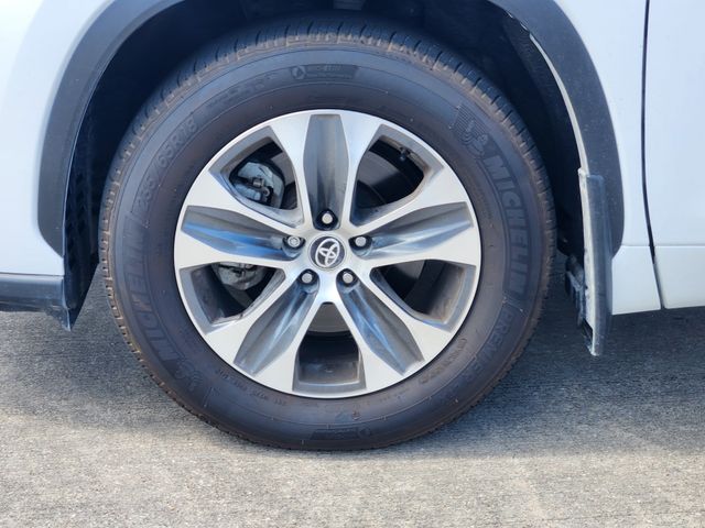 2026 Toyota Highlander XLE Beige at Don McGill Toyota
