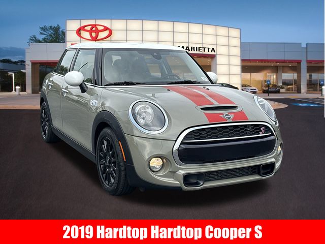 2019 MINI Cooper S Signature 1