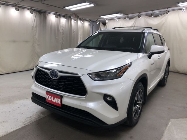 White (Blizzard Pearl) 2020 Toyota Highlander Hybrid SUV / Crossover All-Wheel Drive Continuously Variable Transmission