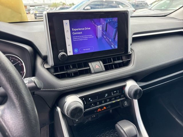 2025 Toyota RAV4 LE - Photo 20