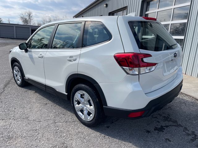 2022 Subaru Forester Base - Crystal White Pearl exterior view 5