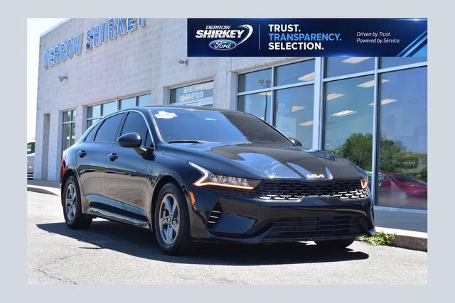 Ebony Black 2022 Kia K5 Sedan Front-Wheel Drive 8-Speed Automatic