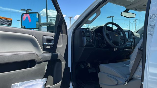 2023 Chevrolet Silverado 5500HD Work Truck 37