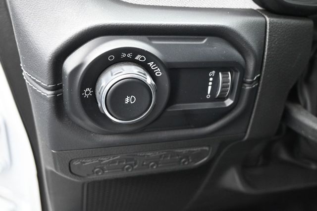 Used 2025 Jeep Wrangler SUV