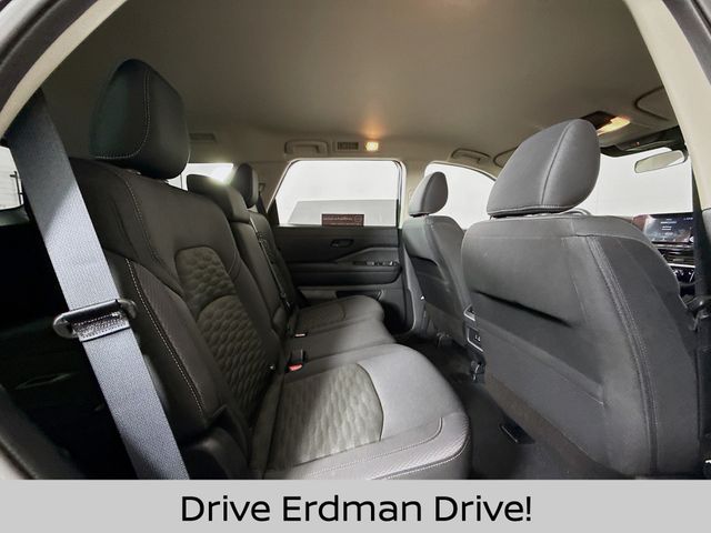 Used 2025 Nissan Pathfinder SUV