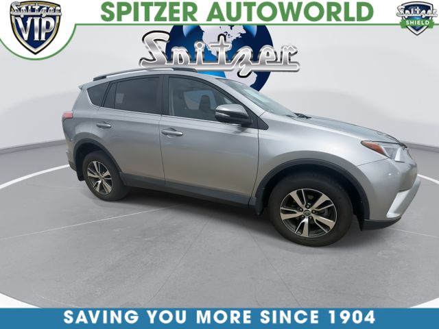 Used 2018 Silver Toyota XLE image 2