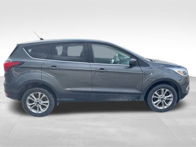 2019 Ford Escape SE photo