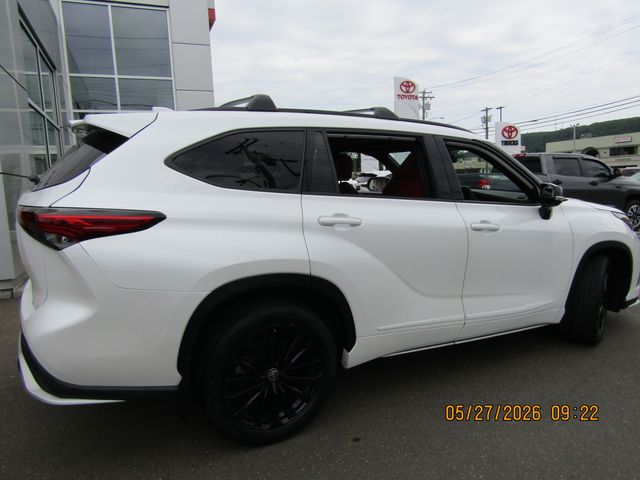 used 2023 Toyota Highlander car, priced at $37,999