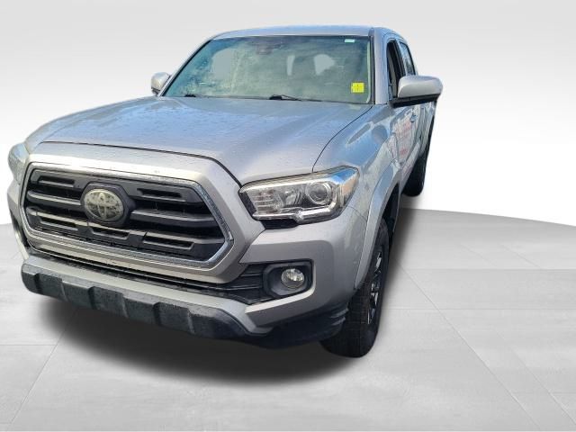 2018 Toyota Tacoma SR5 16