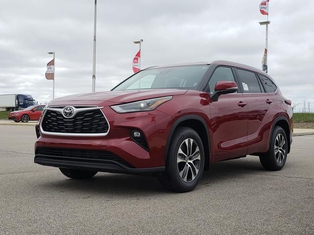 Red (Ruby) 2026 Toyota Highlander XLE AWD SUV / Crossover All-Wheel Drive 8-Speed Automatic