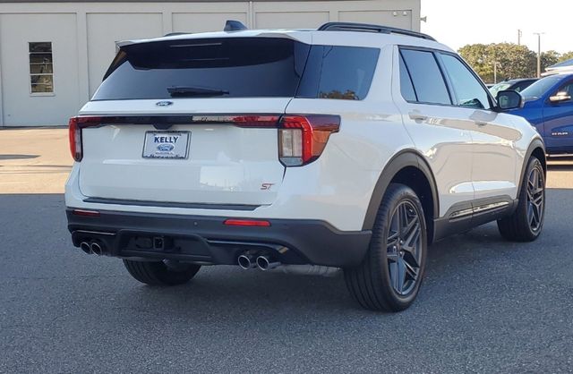 2025 Ford Explorer ST-Line 7