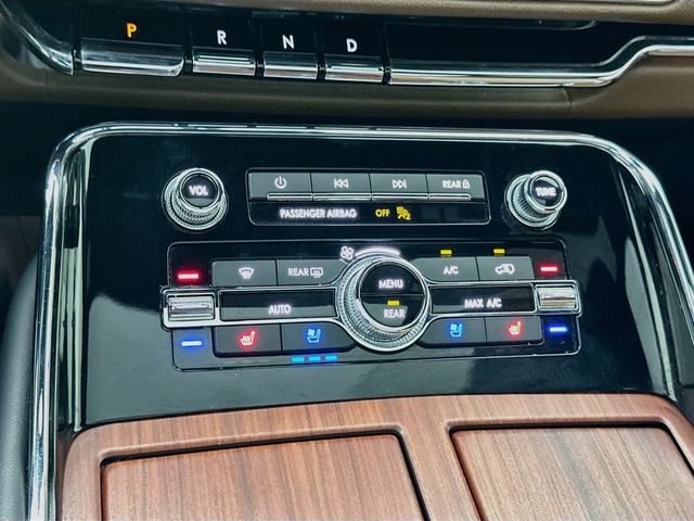 Thumbnail: 2023 Lincoln Navigator - 15
