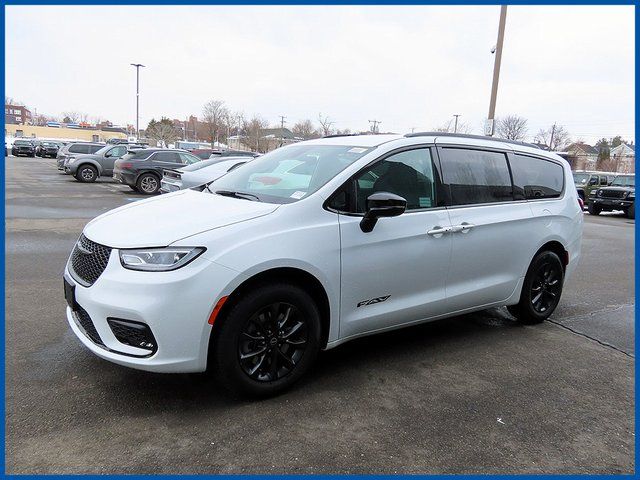 2026 Chrysler Pacifica Select