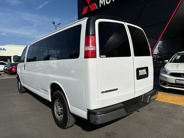 2017 Chevrolet Express 3500 LT 8