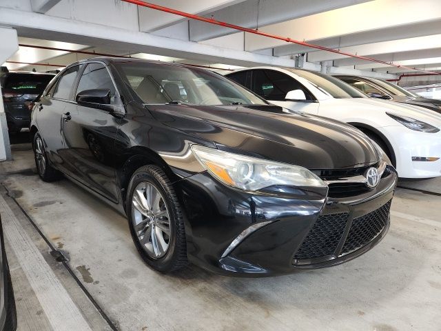 2015 Toyota Camry SE 1