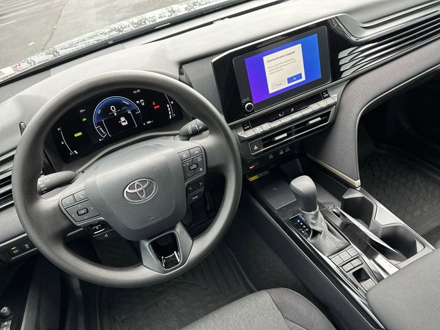 2025 Toyota Camry LE 13