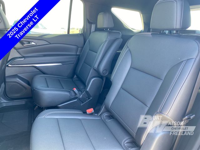 2025 Chevrolet Traverse LT photo