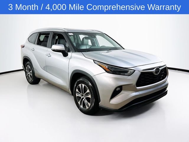 Celestial Silver Metallic 2024 Toyota Highlander XLE FWD SUV / Crossover Front-Wheel Drive 8-Speed Automatic
