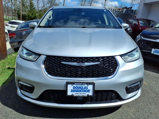 2023 Chrysler Pacifica - Image 3