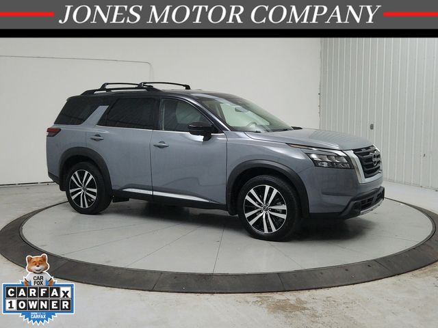 Solid Gray/Super Black 2025 Nissan Pathfinder SUV / Crossover Front-Wheel Drive 9-Speed Automatic