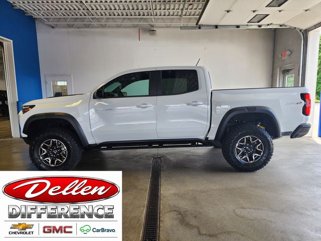 Summit White 2024 Chevrolet Colorado Pickup Truck Four-Wheel Drive 8-Speed Automatic