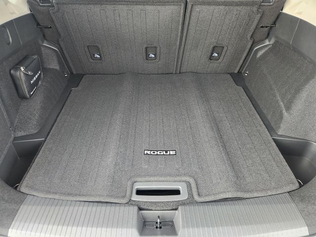 2026 Nissan Rogue SV photo 16