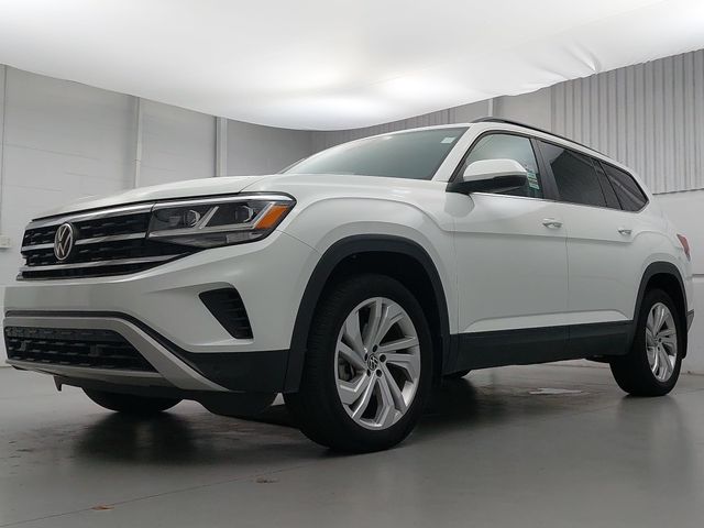 Pure White 2021 Volkswagen Atlas SUV / Crossover All-Wheel Drive 8-Speed Automatic