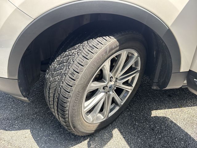 Used 2017 White Ford Limited image 36