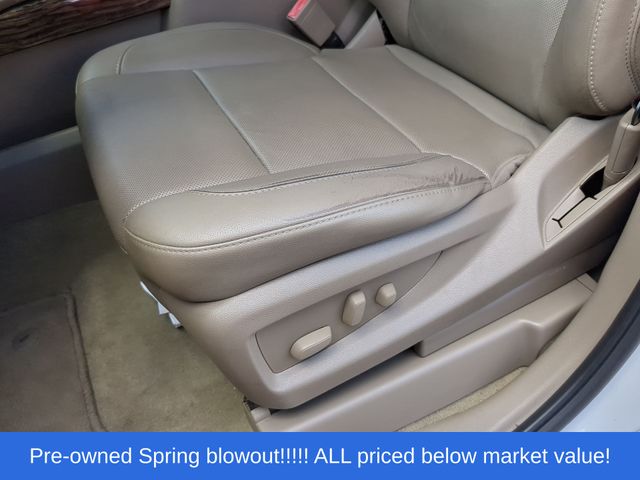Used 2018 White GMC SLT image 25