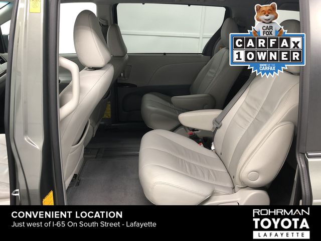 2011 Toyota Sienna XLE 28