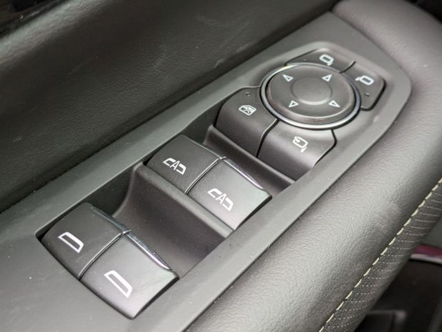 2025 Chevrolet Suburban Premier photo