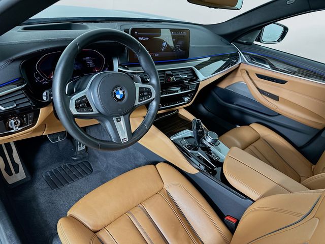 2022 BMW 5 Series M550i xDrive 9