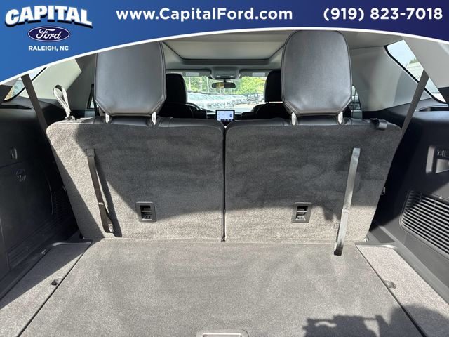 Used 2023 Red Ford XLT image 16