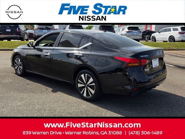 Used 2022 Black Nissan 2.5 SV image 9