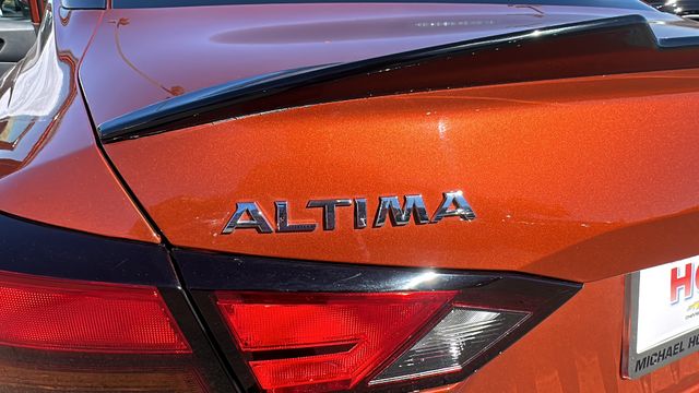 2021 Nissan Altima 2.5 SR 13