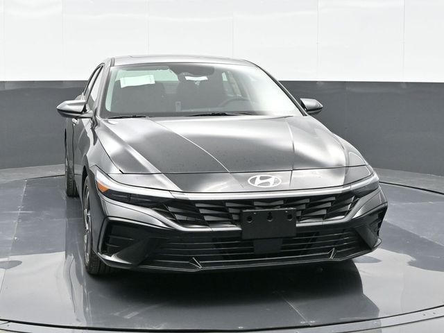 2025 Hyundai Elantra SEL 2