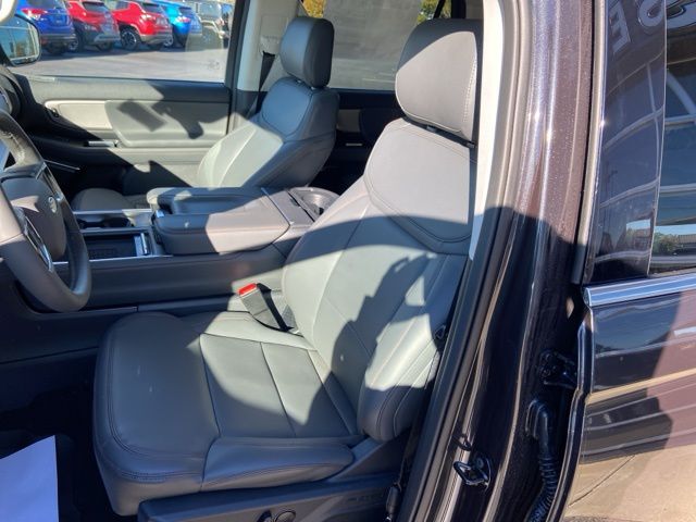 2025 Ford Expedition Max Active - 6