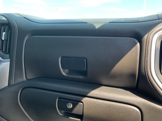 2021 Chevrolet Silverado 1500 RST photo