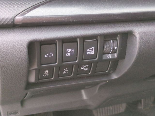Used 2024 White Subaru Wilderness image 18