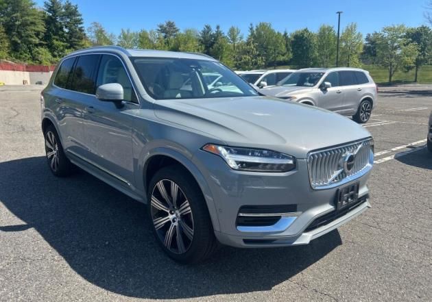 2025 Volvo XC90 T8 Recharge Plus Bright 7-Seat 4WD's photo