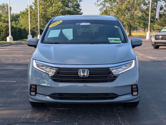 Certified Used 2024 Sonic Gray Pearl Honda Touring image 3