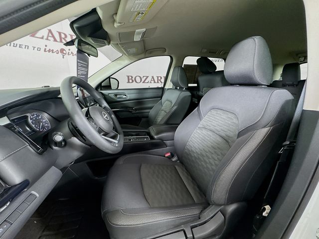 2022 Glacier White Nissan Pathfinder S FWD SUV