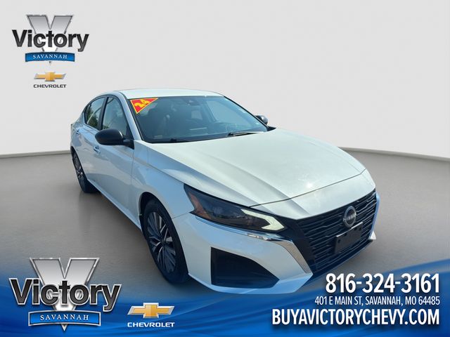 Pearl White Tricoat 2024 Nissan Altima Sedan All-Wheel Drive Continuously Variable Transmission