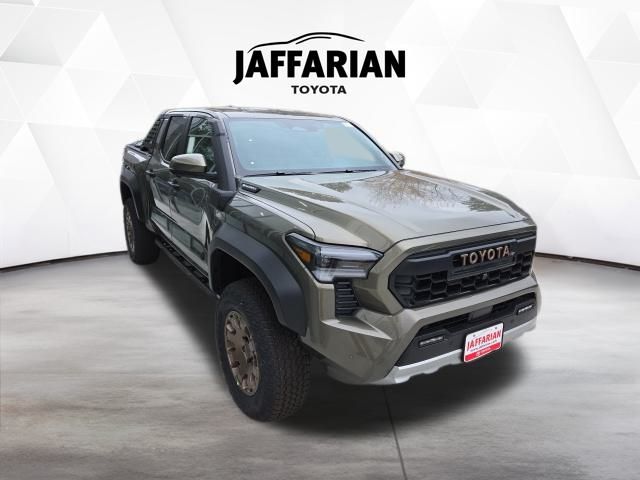 2025 Toyota Tacoma Trailhunter's photo