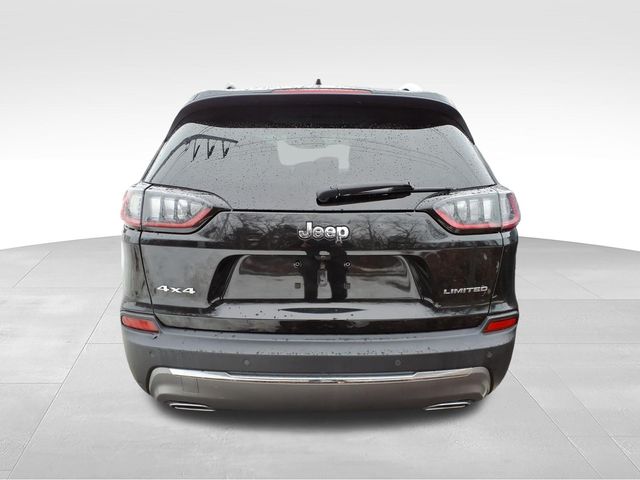 View vehicle photo 5