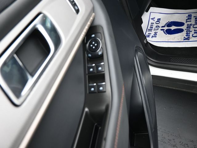 2025 Ford Explorer Active photo
