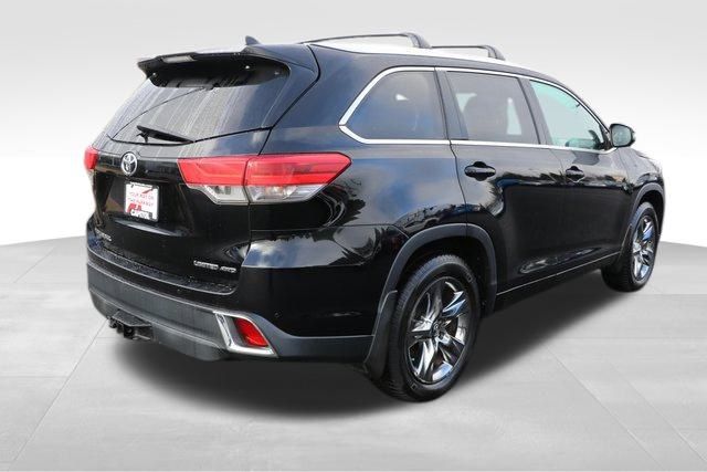 2017 Toyota Highlander Limited Platinum 22