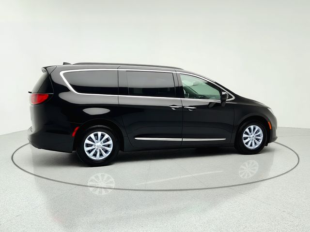 Used 2017 Chrysler Pacifica Van